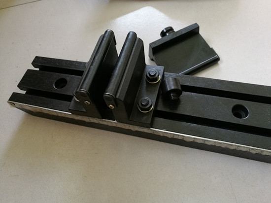 萬能拉壓力試驗機三點彎曲實驗步驟是什麼？